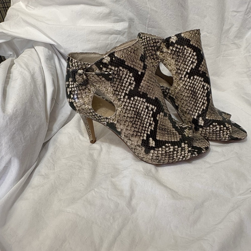 Vince Camuto Campbrel Snake Skin‎ Peep Toe Stiletto Leather Bootie Heels 6.5